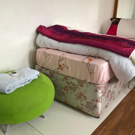 An Extra Large Room With Patio & Own Front Entrance Rotherham Rawmarsh エクステリア 写真